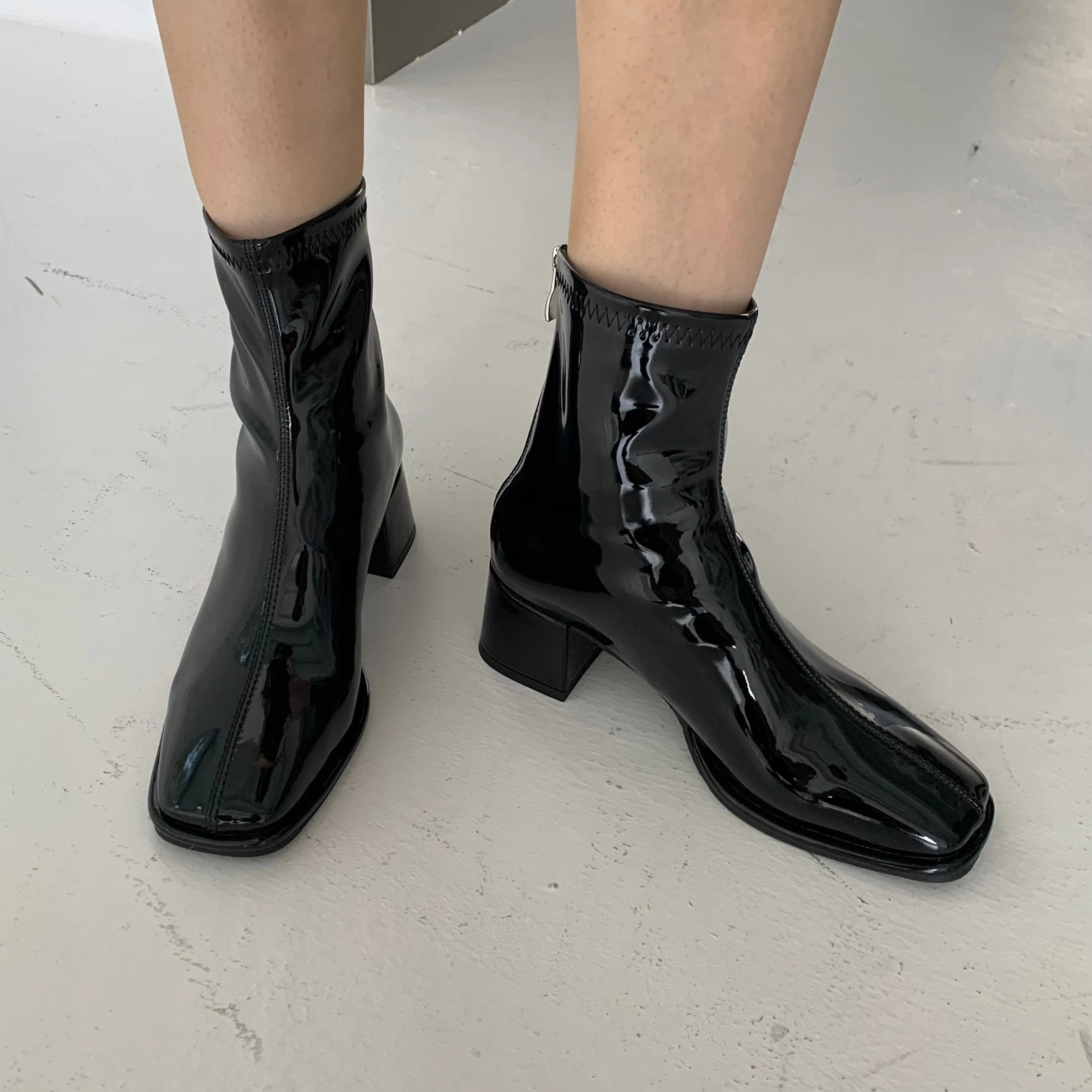 Chunky Heeled Back Zipper Short Boots