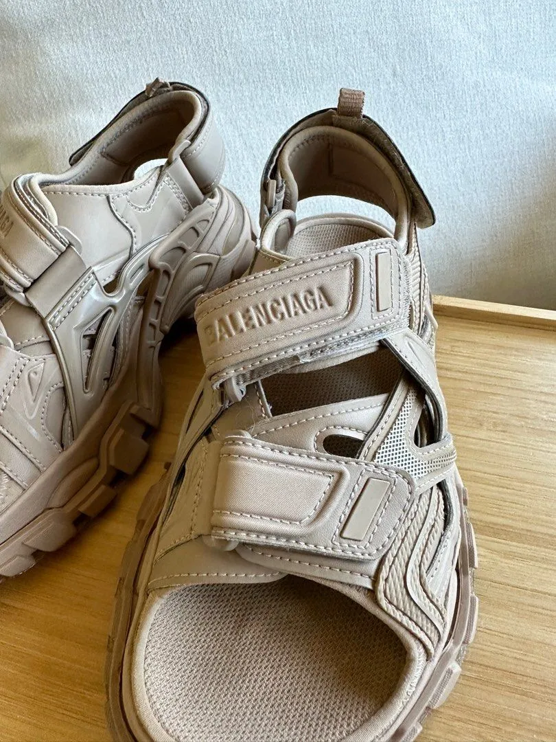 <b>BALENCIAGA </B><BR> Track Sandals 37