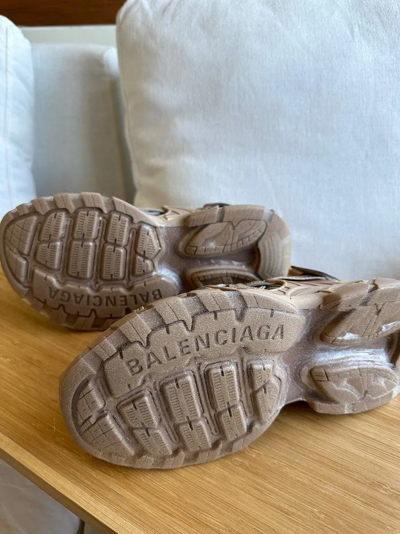 <b>BALENCIAGA </B><BR> Track Sandals 37