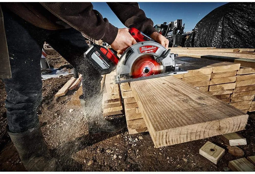 MILWAUKEE M18 FUEL 7-1/4" Circ Saw Bare [2732-20]