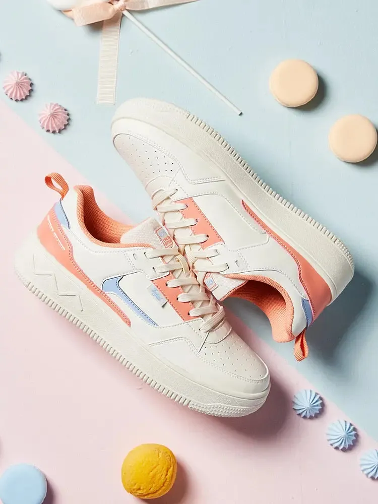 "Air Force Chic Sneakers". Womens Sports Shoes lowtop sneakers