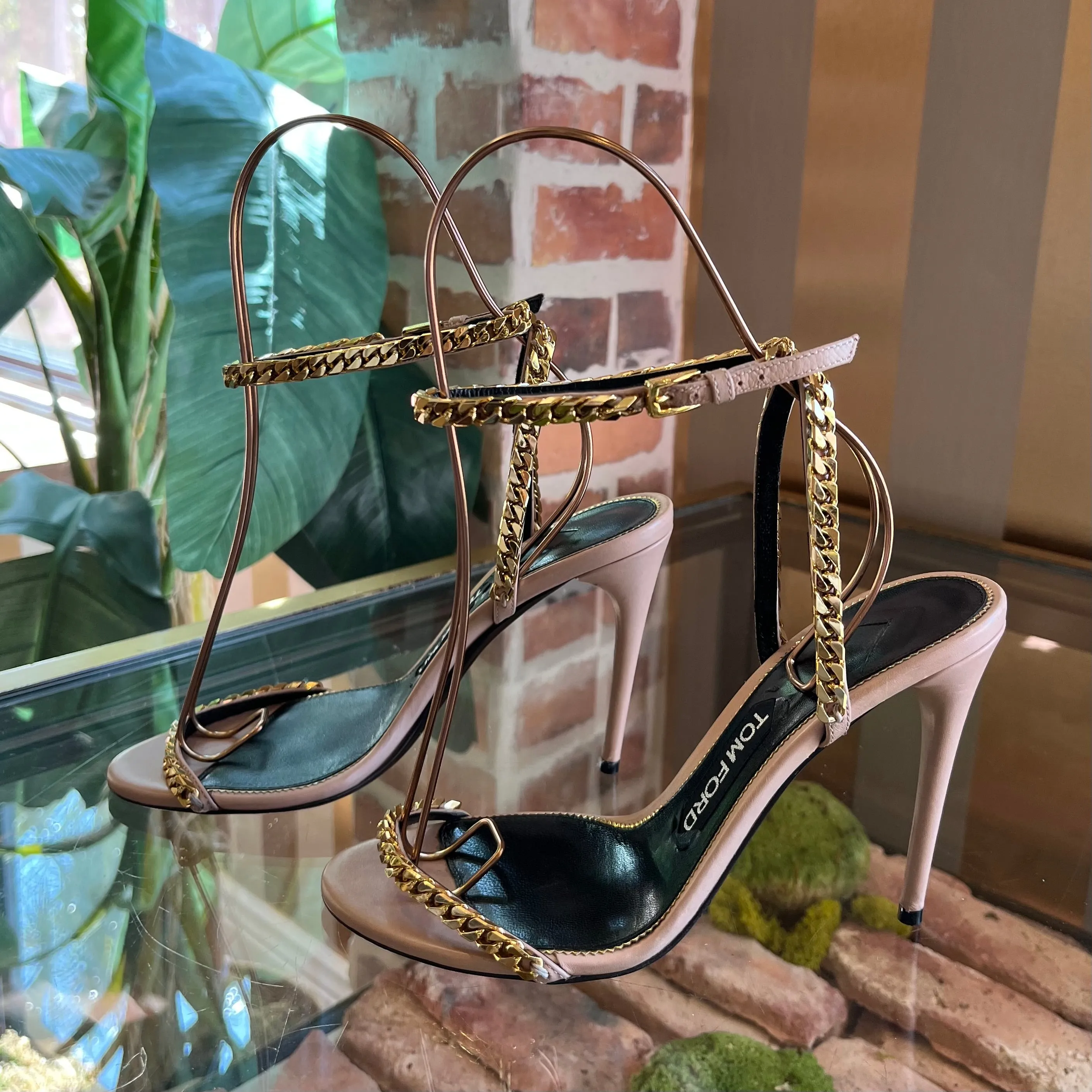 TOM FORD Beige Leather Chain Link Accent Heels SZ 37