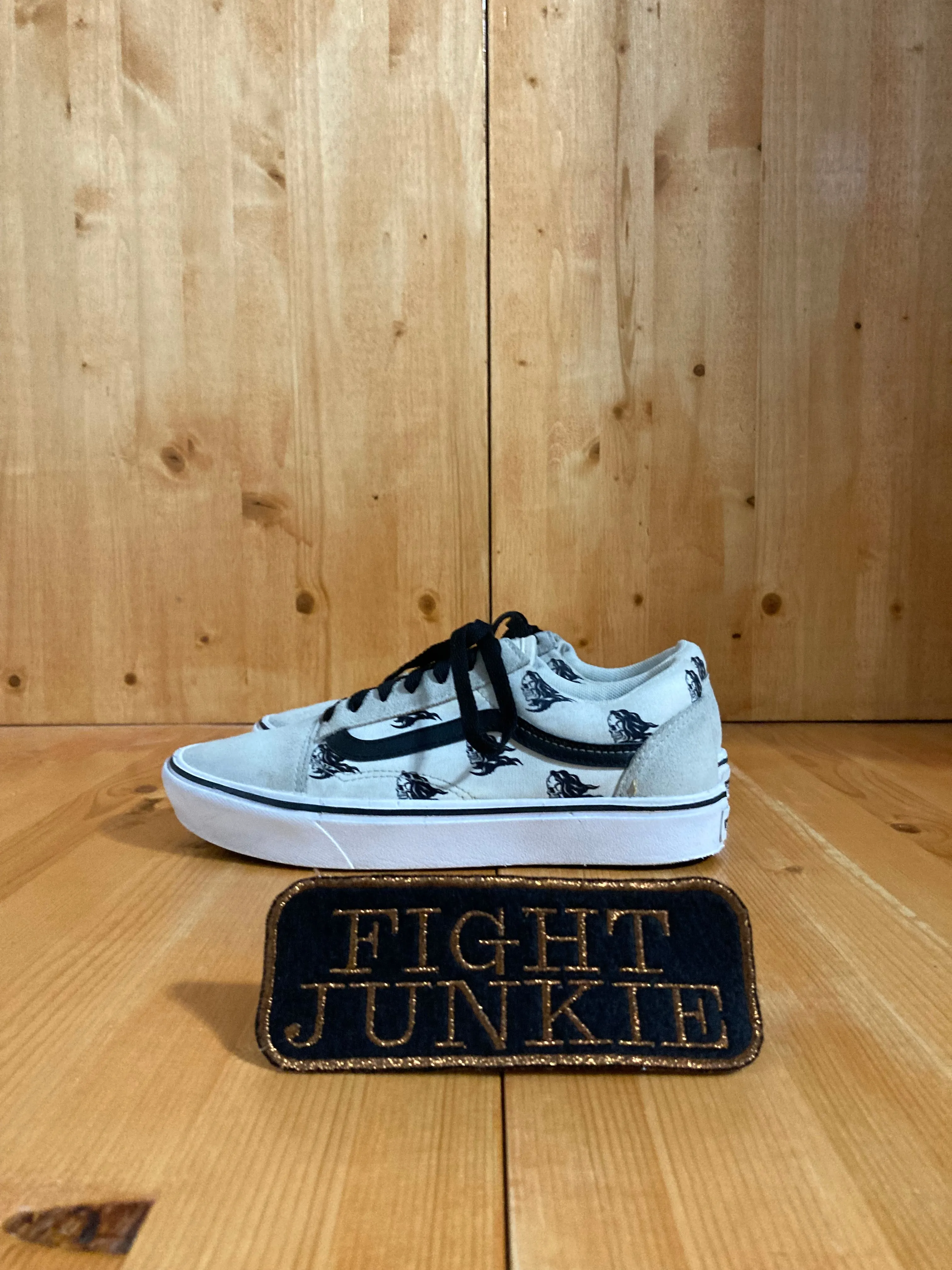 VANS FLAMING SKULLS COMFY CUSH Womens Size 7 Low Top Suede & Fabric Shoes Sneakers White 500264