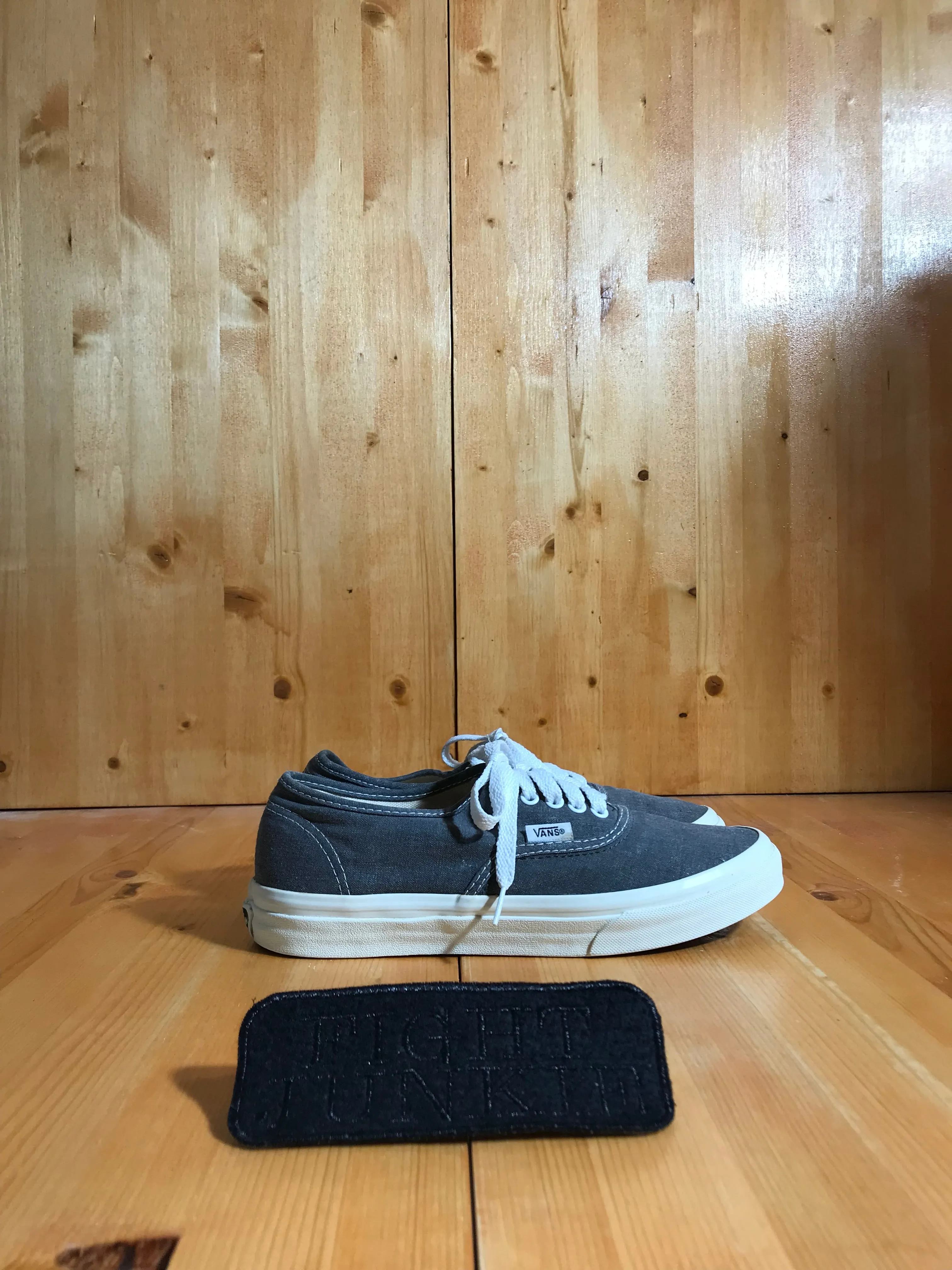 VANS OFF THE WALL Womens Size 7.5 Canvas Low Top Shoes Sneakers Grey