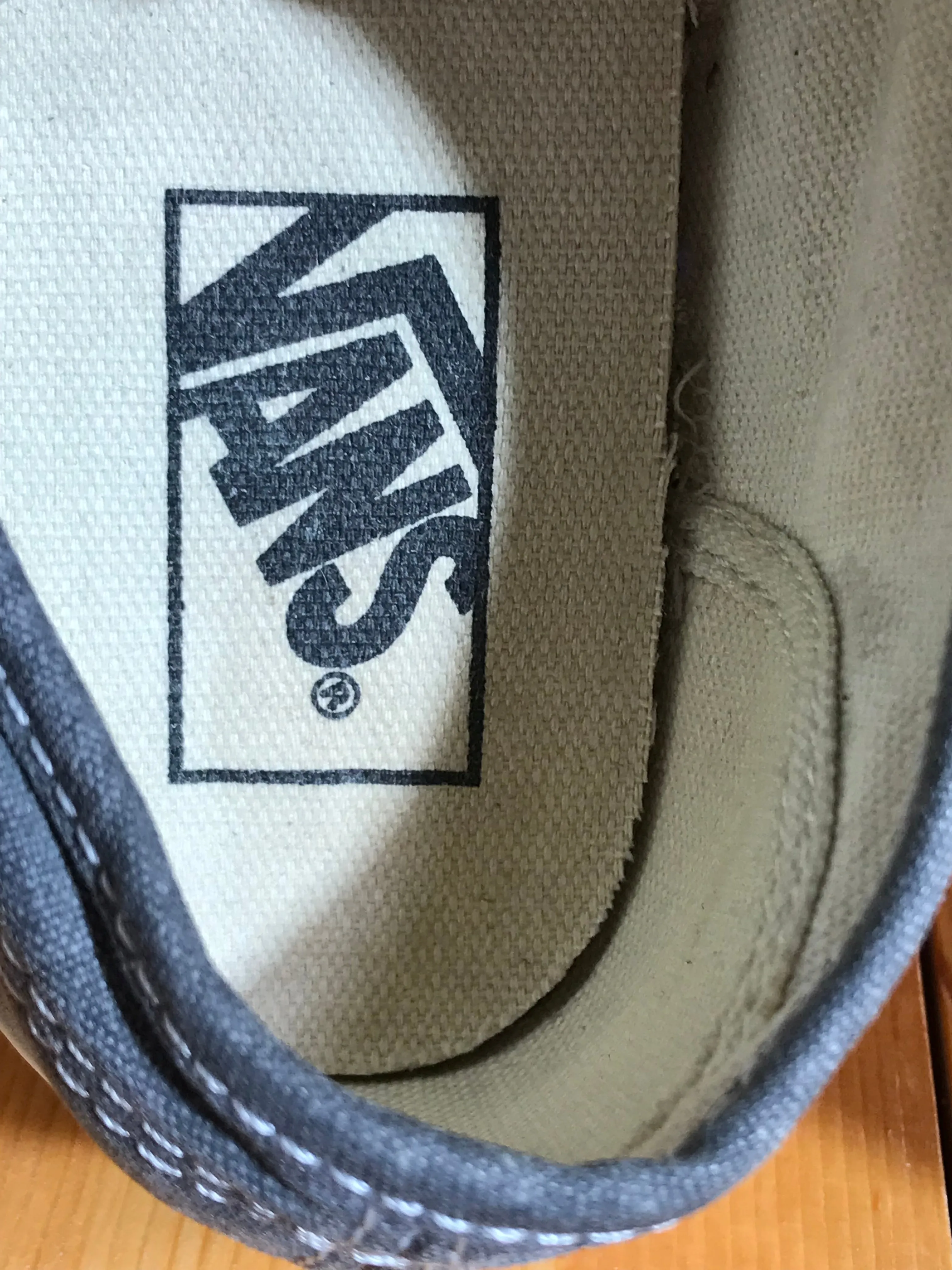 VANS OFF THE WALL Womens Size 7.5 Canvas Low Top Shoes Sneakers Grey