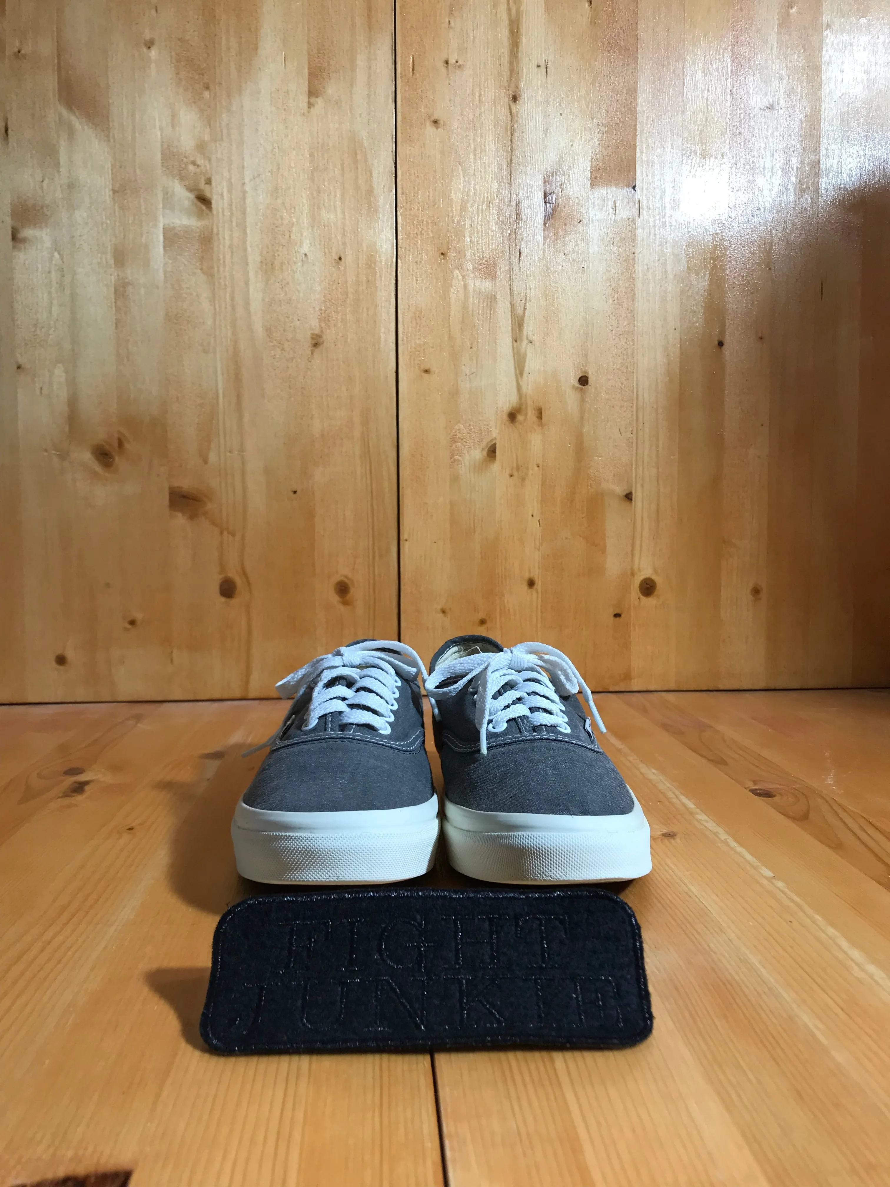 VANS OFF THE WALL Womens Size 7.5 Canvas Low Top Shoes Sneakers Grey