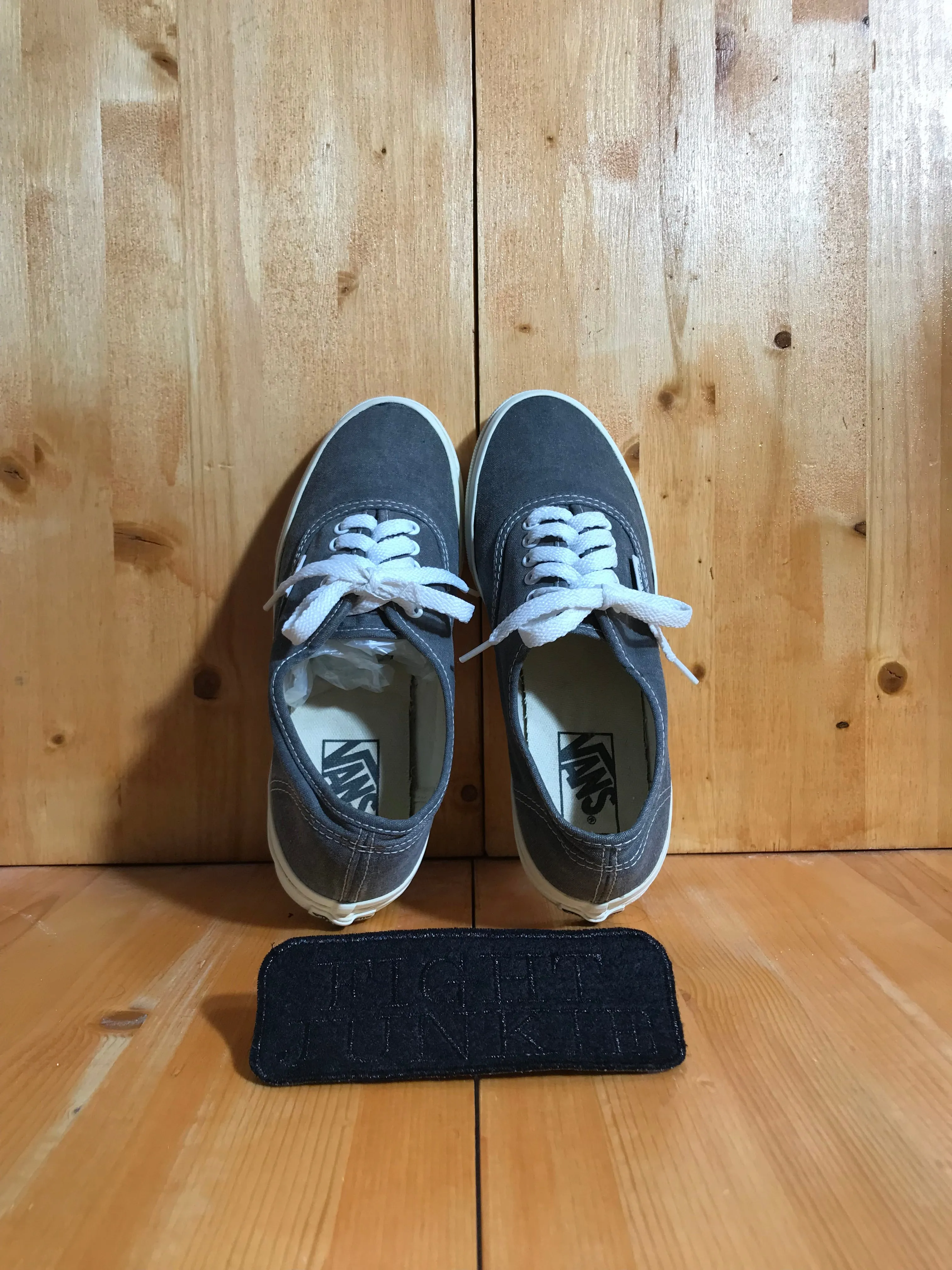VANS OFF THE WALL Womens Size 7.5 Canvas Low Top Shoes Sneakers Grey