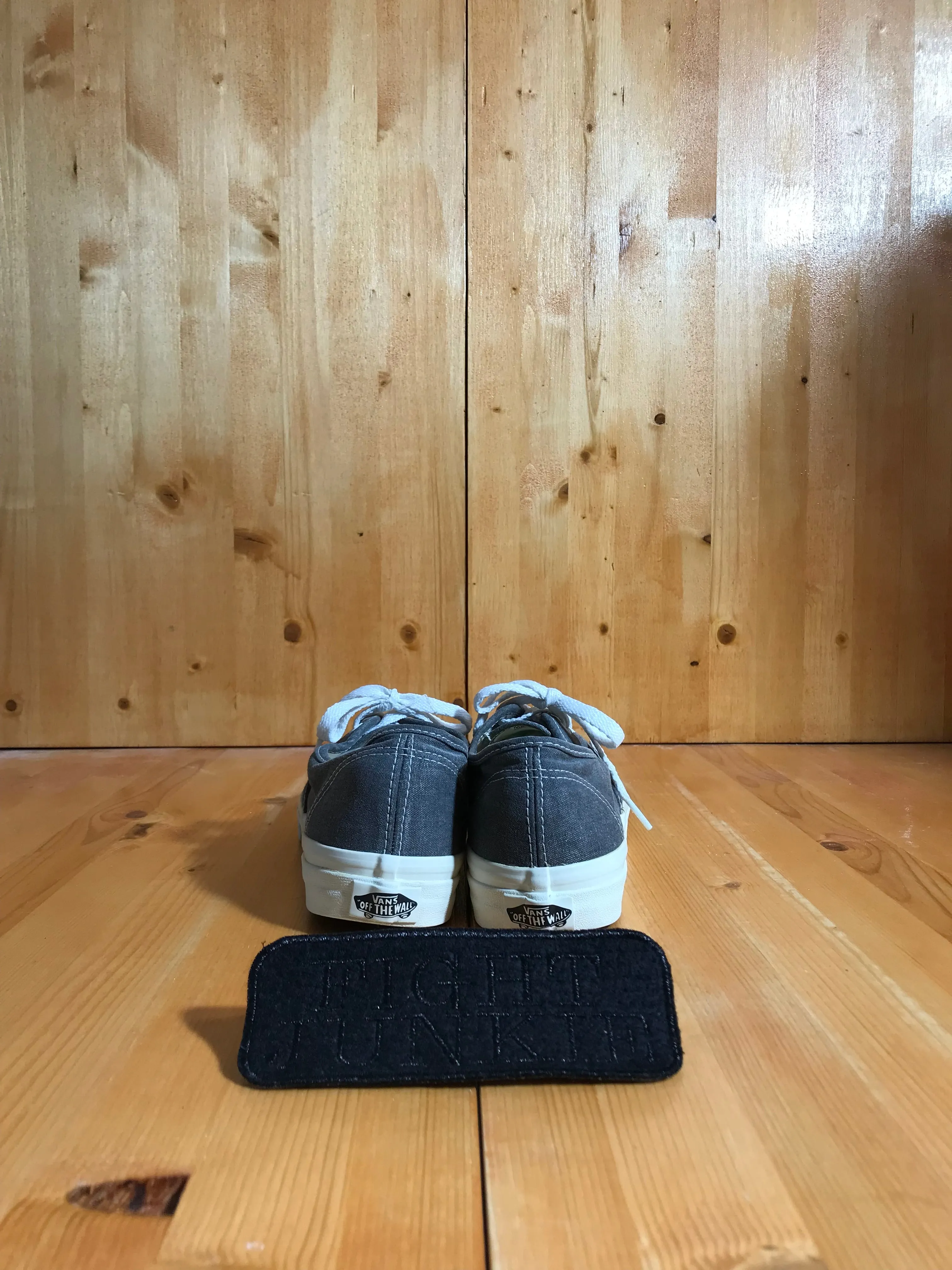 VANS OFF THE WALL Womens Size 7.5 Canvas Low Top Shoes Sneakers Grey