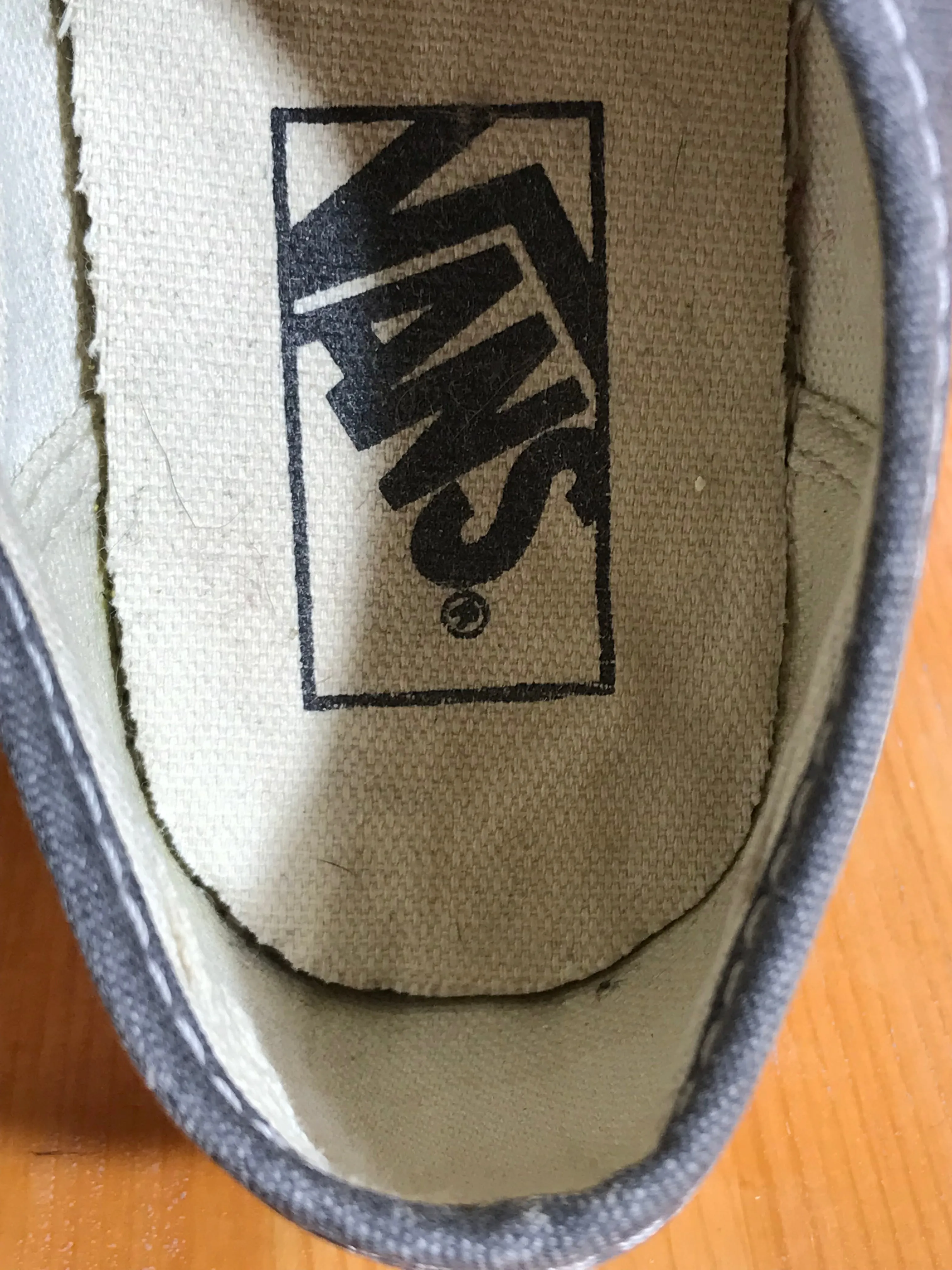VANS OFF THE WALL Womens Size 7.5 Canvas Low Top Shoes Sneakers Grey