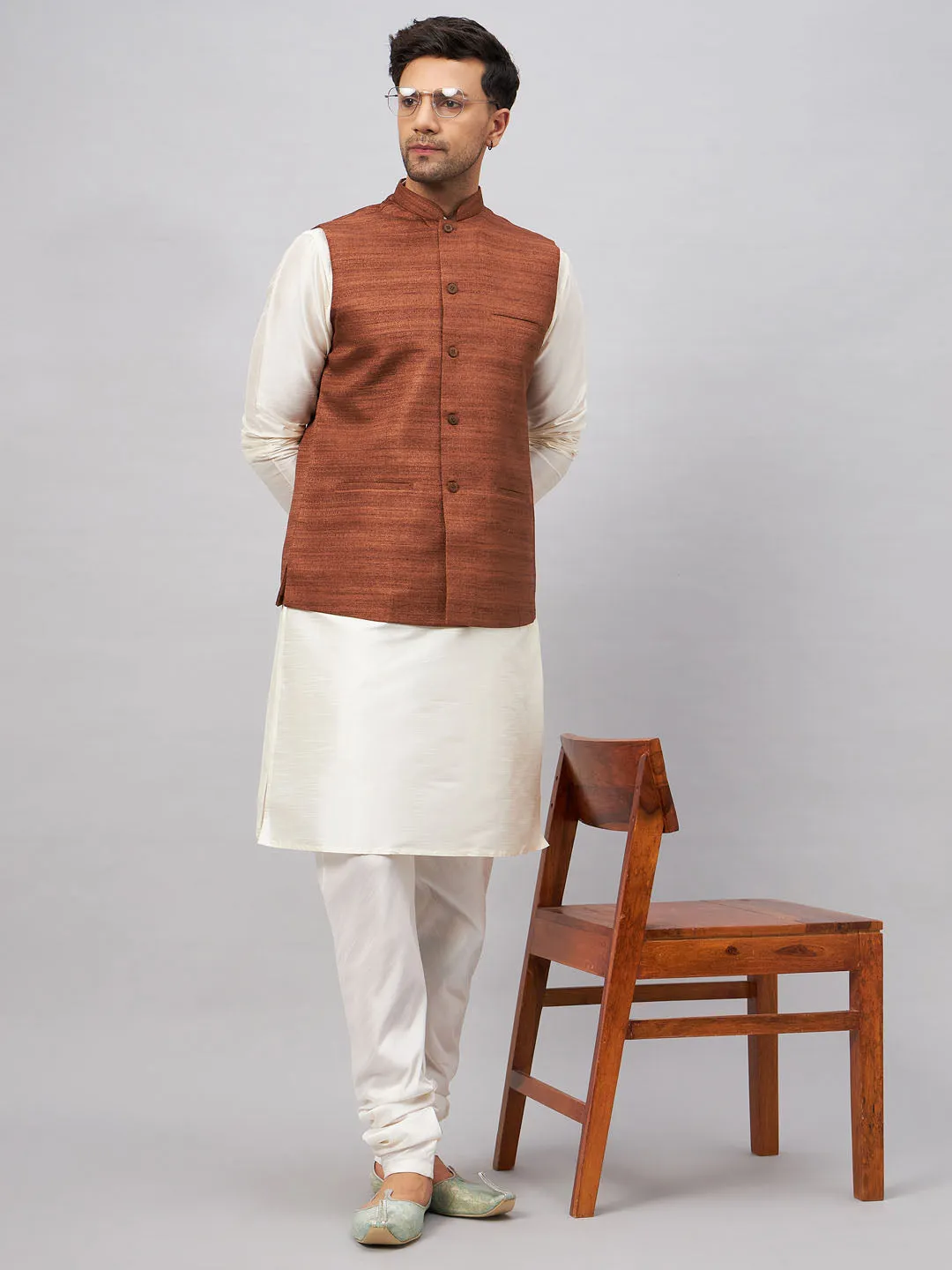 VM BY VASTRAMAY Coffee Matka Silk Kurta Set