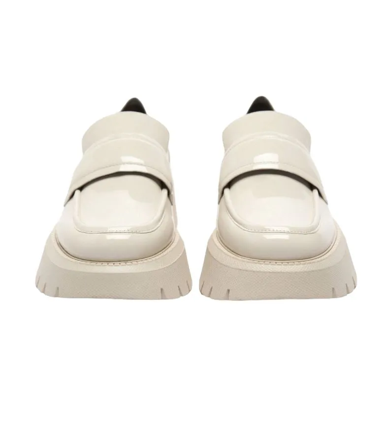 ZARA Faux Patent Loafers w/ Track Soles | Off White, Size 40, NEW
